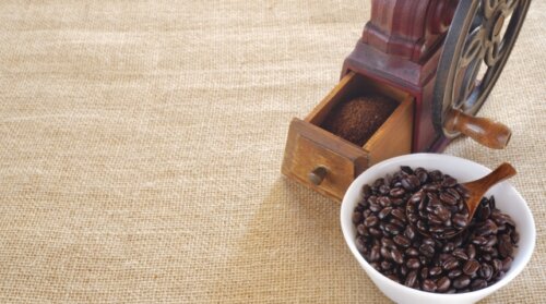 喫茶店の倒産が急増か。