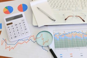 テスラ株が急落で3カ月でほぼ半減へ。
