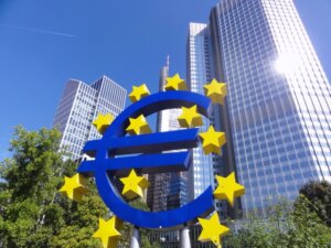 欧州中銀が6会合連続で0.25%利下げへ。