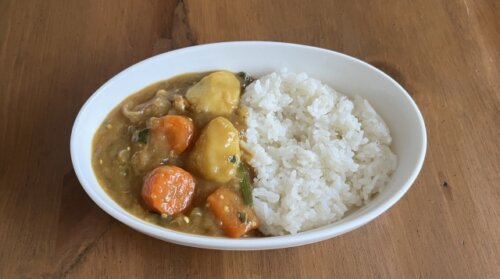 2025年4月のカレー物価は1食429円に。