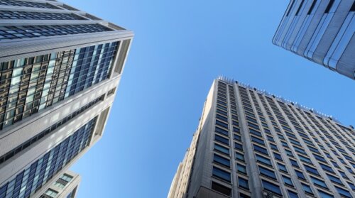 首都圏への本社移転が最多となり5年ぶりに転入超過へ。
