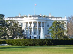 米政府機関の一部が閉鎖へ。