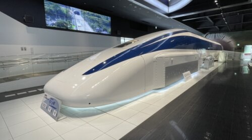 リニア新幹線が座席固定で15度傾斜に。