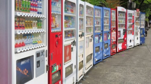 無料自販機が急増へ。タダの仕組みとは何か。