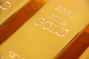 金価格最高値で小型金地金を販売停止に。
