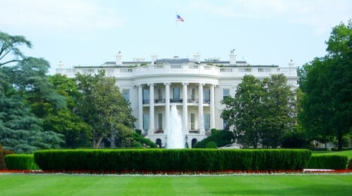 トランプ政権が政府職員4,100人超を解雇へ