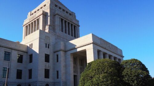 外国人帰化要件を厳格化へ。