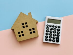 住宅ローン減税延長と中古支援を拡充へ。