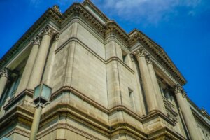 日銀が利上げ継続姿勢で経営判断は慎重に。