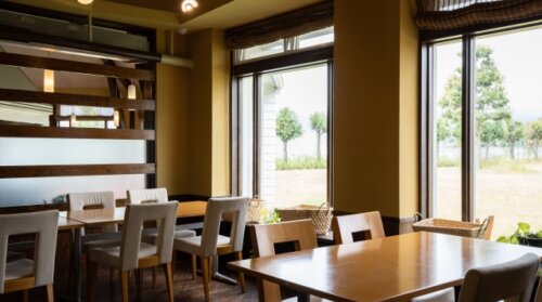 飲食店が客を選ぶ経営判断は正解か？