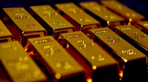 金の急落で異例の売買中断に。