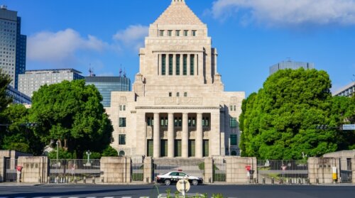 自民が単独で316議席を獲得へ。