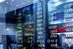 日経平均が史上初の6万3,000円台へ。