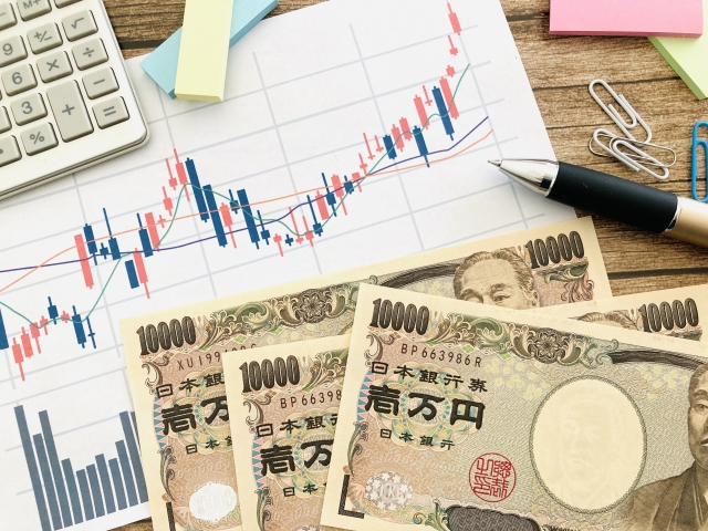 日経平均が最高値更新も過熱感に。